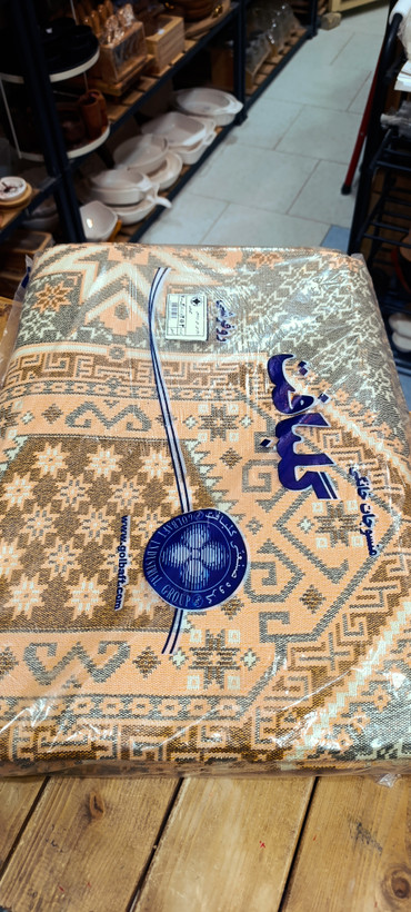 روفرشی گلبافت اصفهان با ابعاد 2*3 (دو رو)